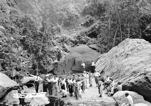 A ranger program along the Narrows Trail at the Zion stadium.