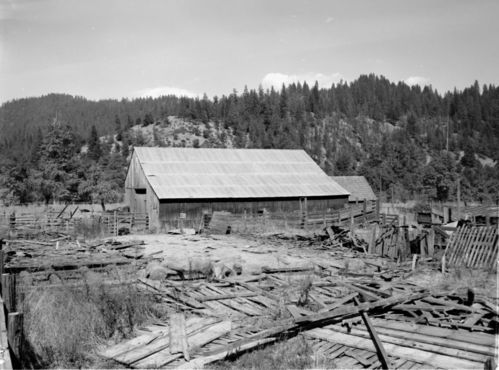 Van Matre Horse Barn