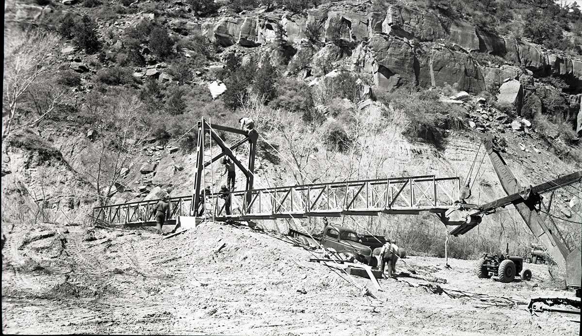 Building of the bridge on Emerald Pools Trail.