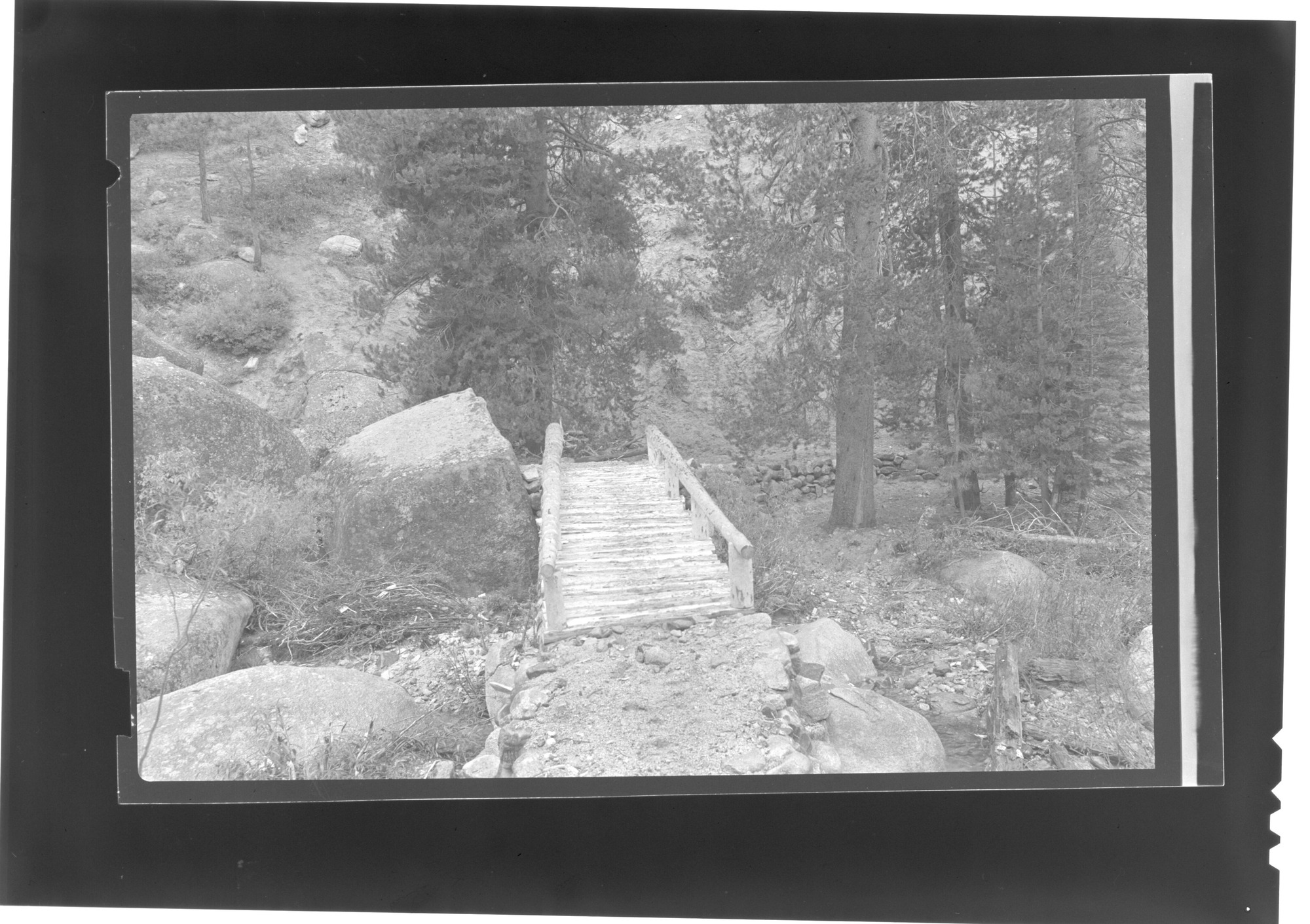 Bridge across Mono Creek.