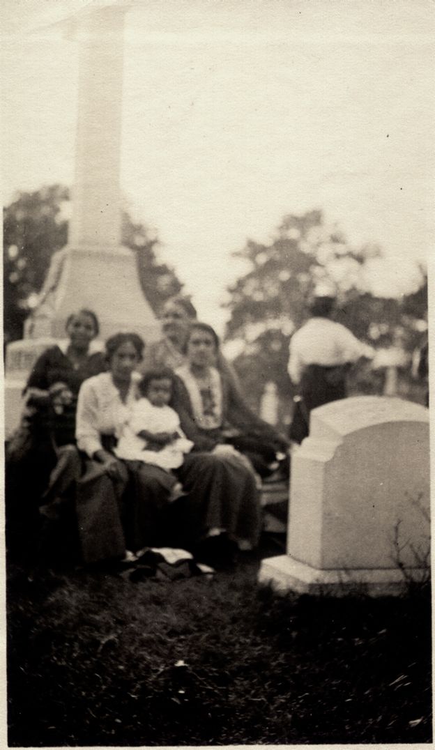 Maggie Lena Walker and family members at Evergreen Cemetery