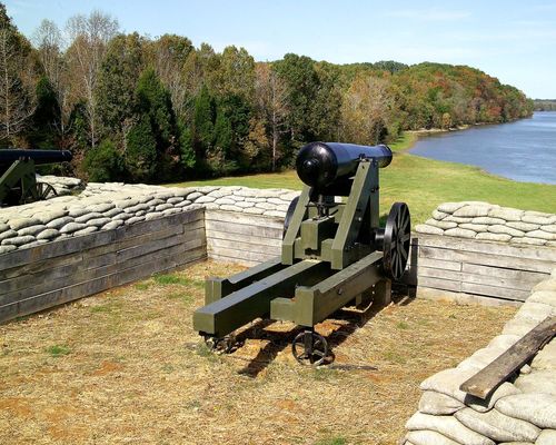 Lower River Battery at Fort Donelson National Battlefield in April 2005