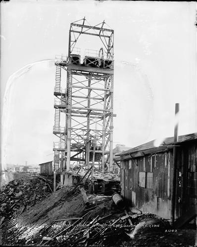 A1249-A1250--Nanticoke, PA--Dundee Shaft--Damage after Explosion [1916.12.01]