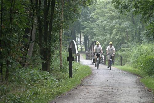 Trailblazer volunteers riding towpath