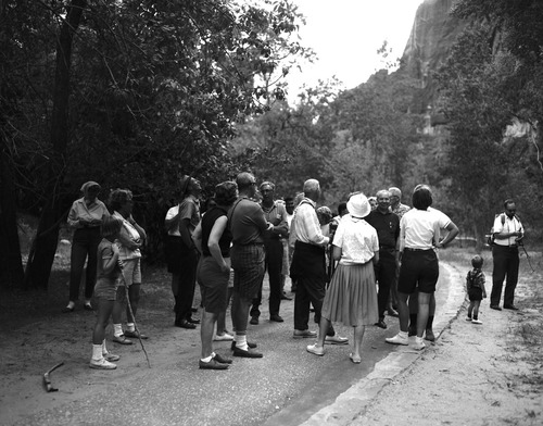 Lloyd Sandberg giving Narrows Trail nature walk.