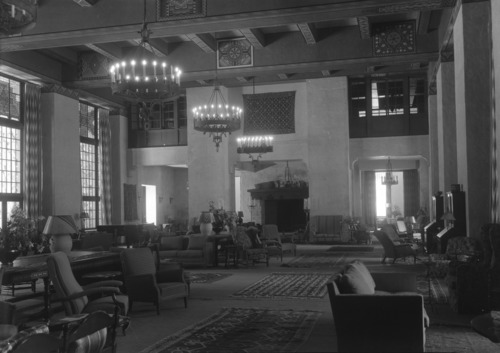 Copy Neg: L. Radanovich, July 2003. Lounge at the Ahwahnee Hotel.