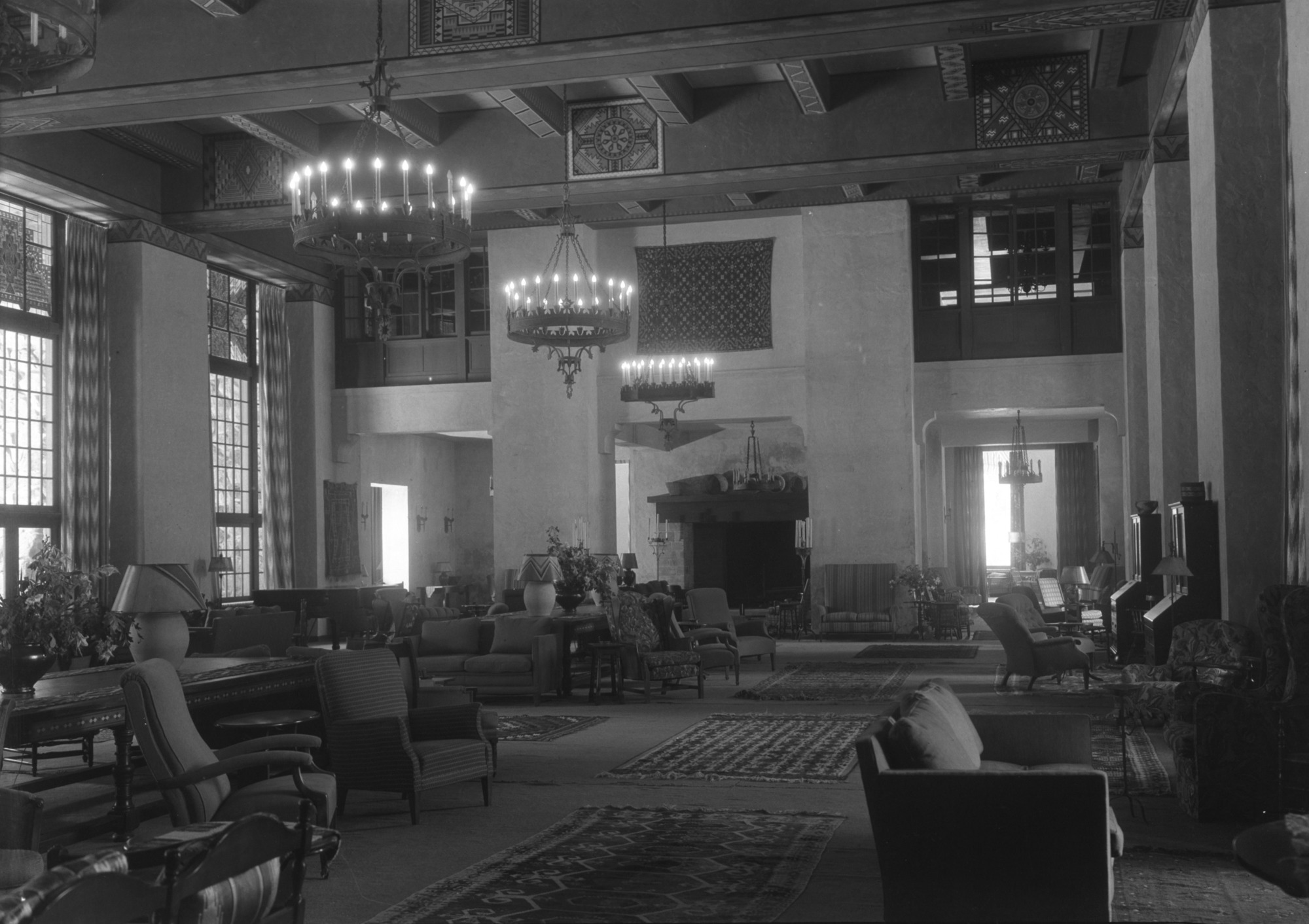 Copy Neg: L. Radanovich, July 2003. Lounge at the Ahwahnee Hotel.