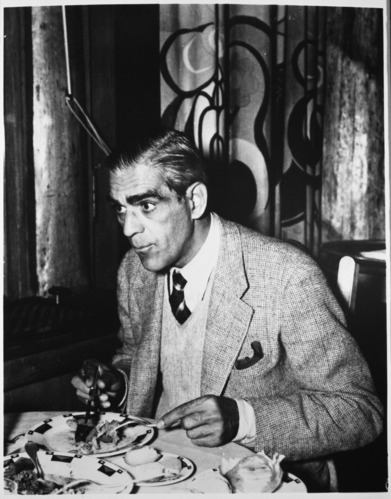 Copy Neh: Leroy Radanovich, 2001. Boris Karloff dining at The Ahwahnee. Original negative RL-19,890. See also RL-19,891 and RL-892.