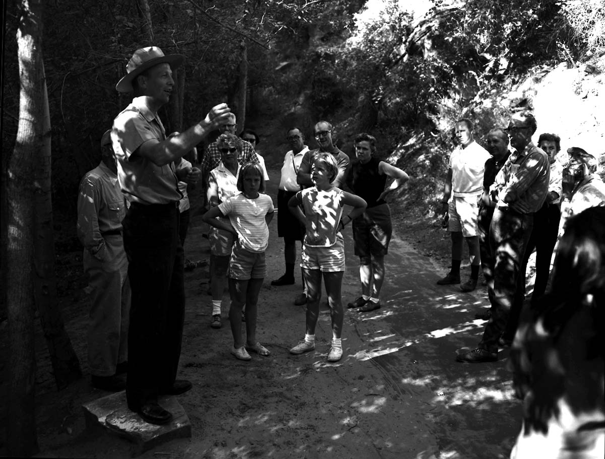 Lloyd Sandberg giving Narrows Trail nature walk.