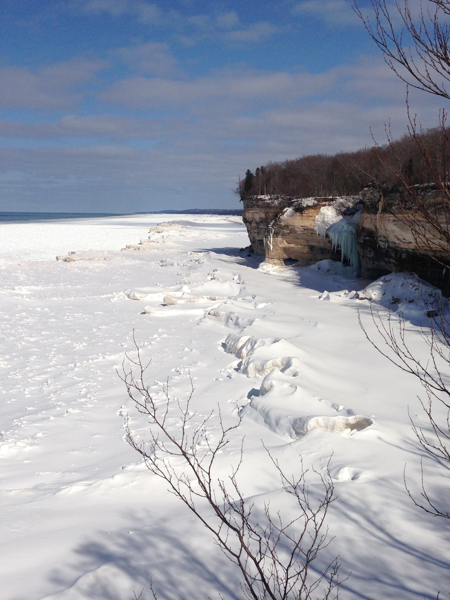 Frozen Lake Superior near the cliffs close to Spray Falls