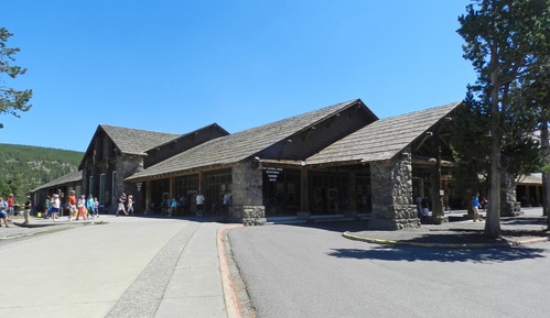 Old Faithful Lodge, front of building