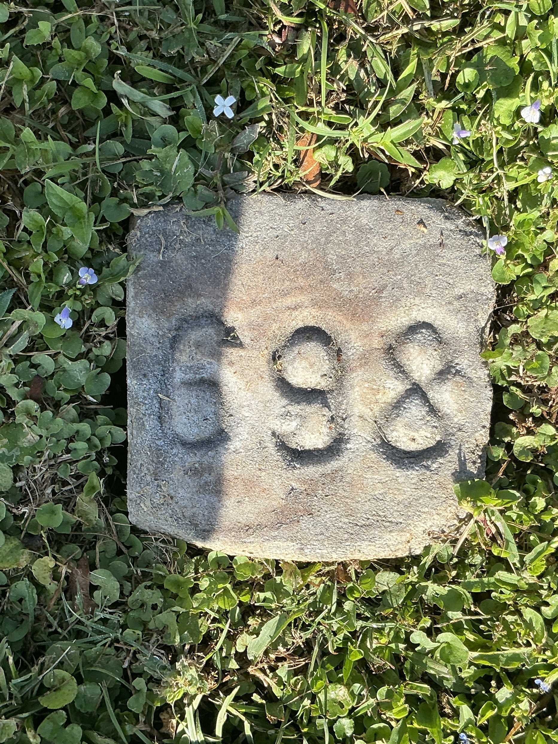 Top of flat marble marker