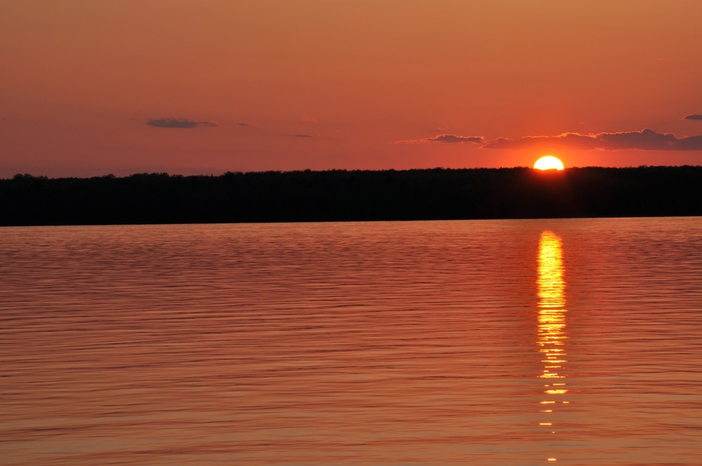 Many visitors come to see a magnificent sunset over the lake.