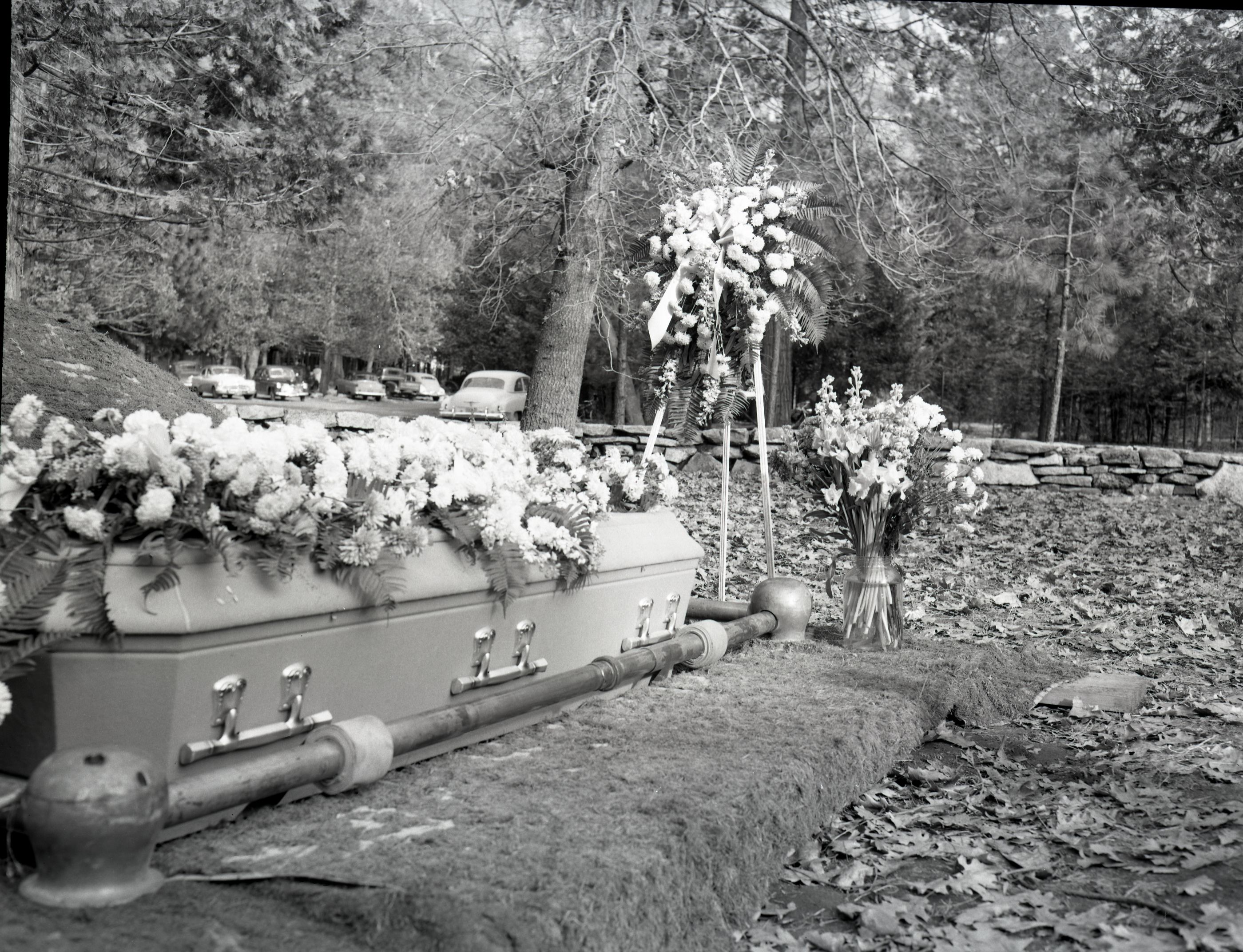 Burial site of Louisa Tom in yosemite Valley. (One of five photos - Rl-1917, 14, 250-14,251; 14,253).