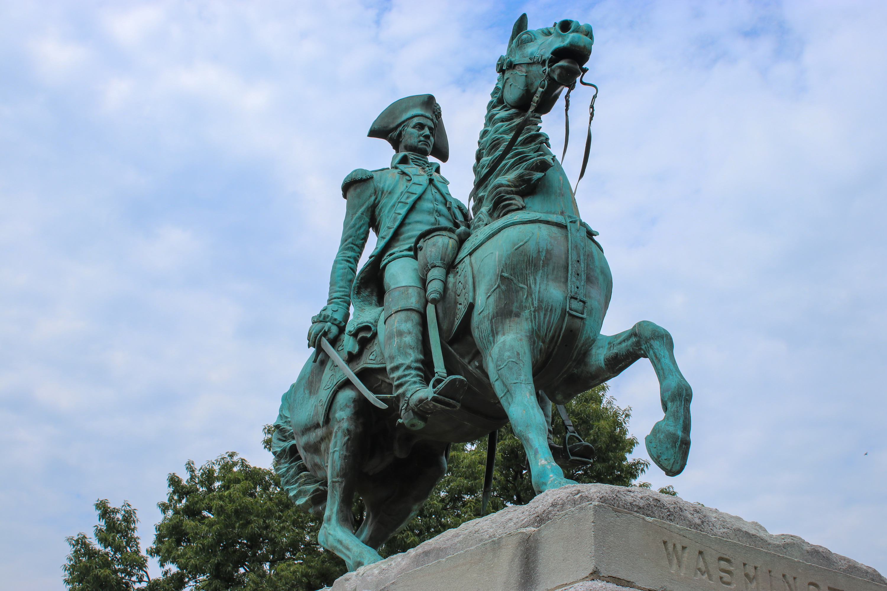 Equestrian statue of General George Washington