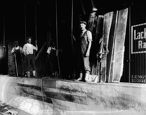 C4206-C4208--Jersey City, NJ--Grain Pier--Laborers--boxcar [1917.08]
