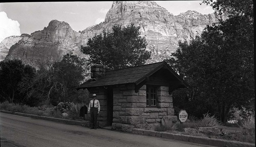 South Entrance Station with ranger gatehouses, Building 52.