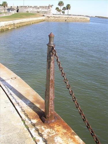 Promenade seawall at Castillo de San Marcos National Monument in January 2008