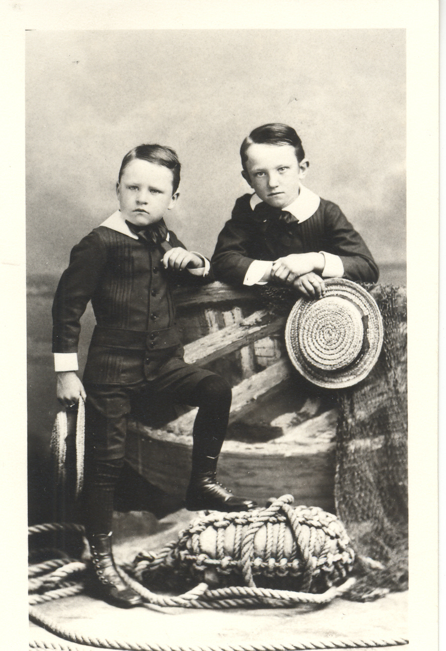 William Leslie Edison and Thomas Edison, Jr., as young boys.