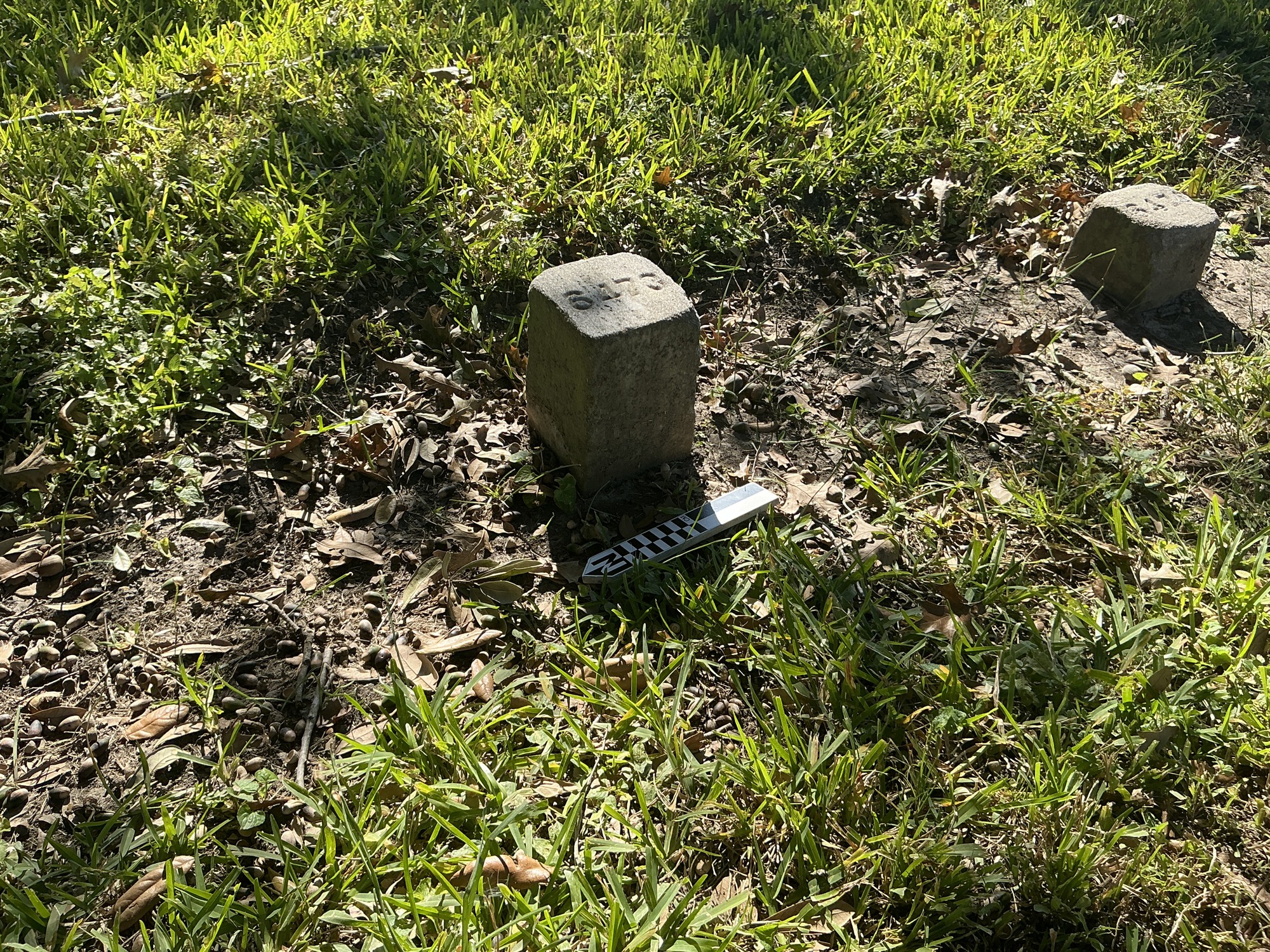 Extra image of flat marble marker