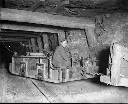 A0809-A0810--Scranton, PA--Sloan Mine--10 Ton Electric Mine Locomotive--Underground [1910.08.20]