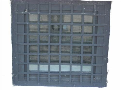 Repaint Metal Surfaces Project - Fort Smith National Historic Site 2012