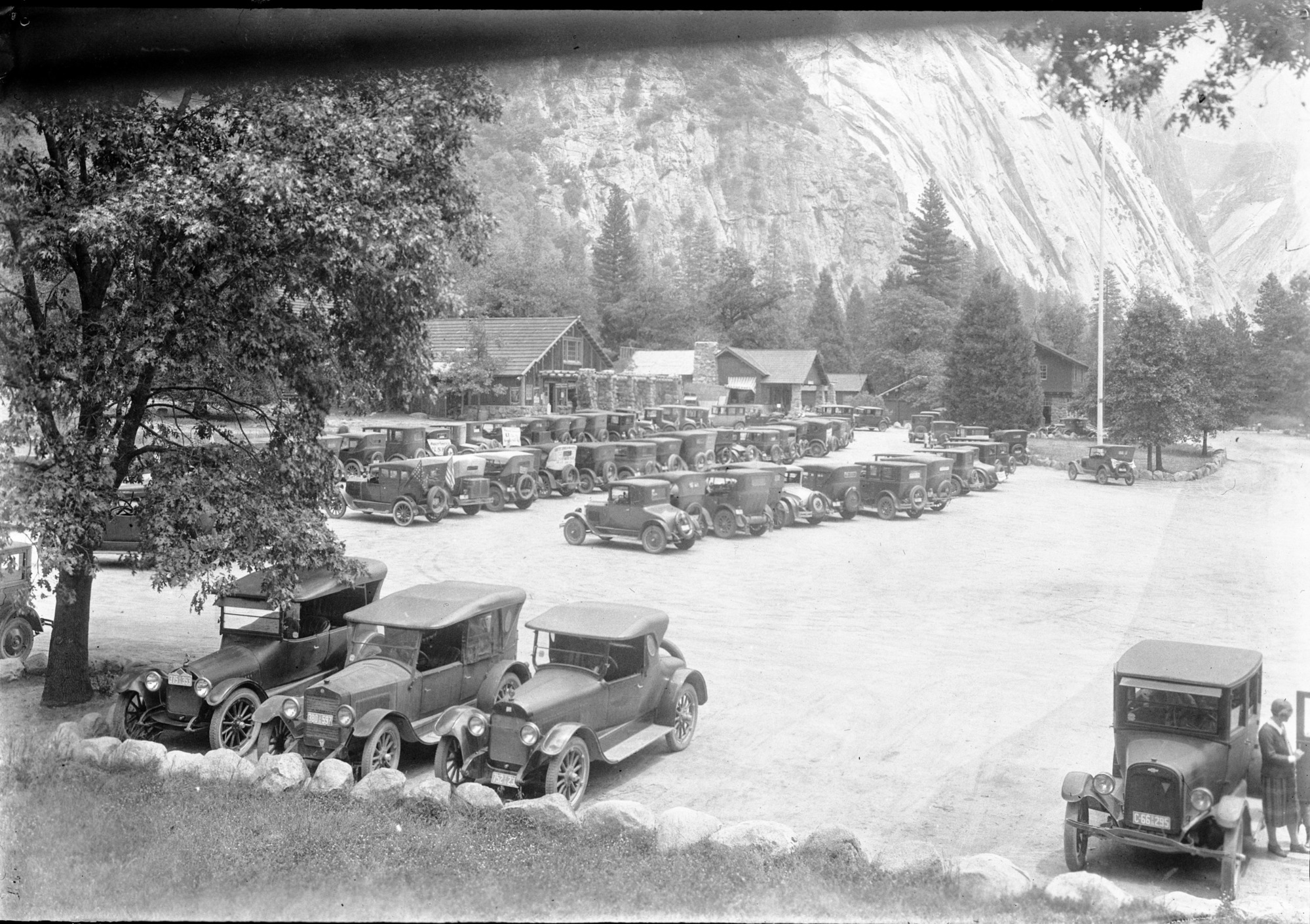 Copy Neg: Mike Floyd, 1993. New Village plaza.