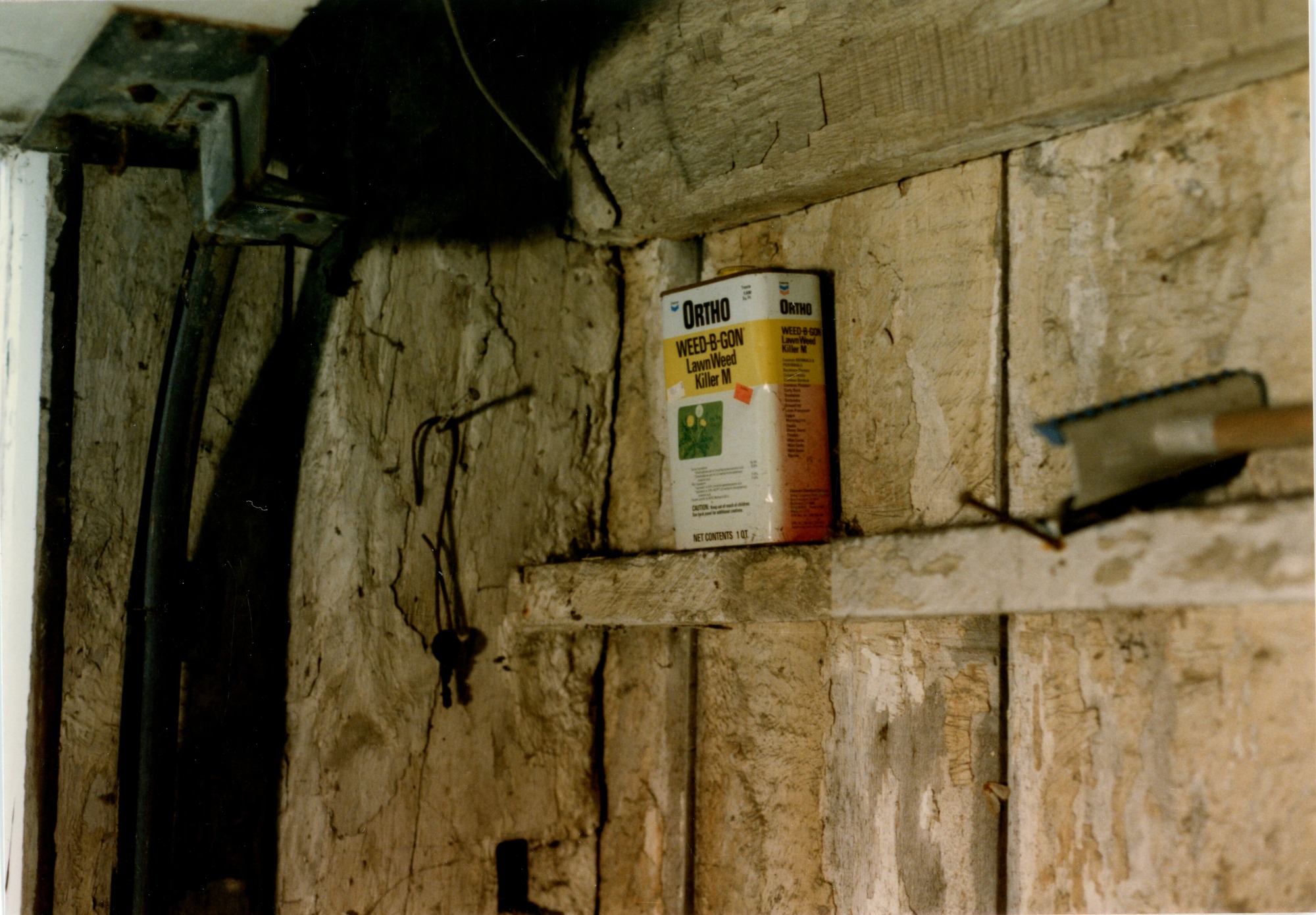 HS-2: east bay- east wall