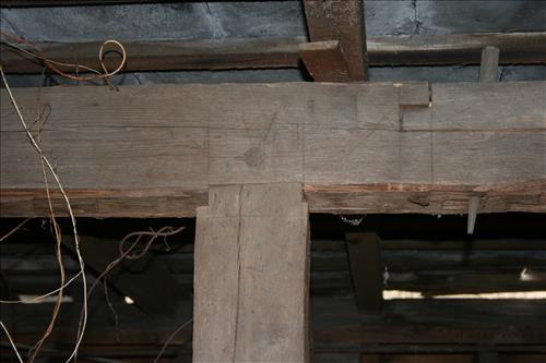 Stoll-Gunn-Dunn House Principal Purlin System prior to demolition in February 2013