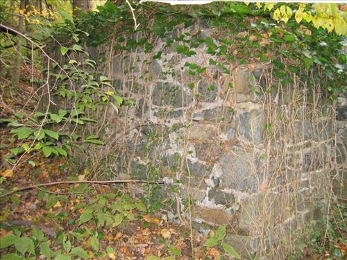 Springhouse at Glover-Archbold Park in November 2007
