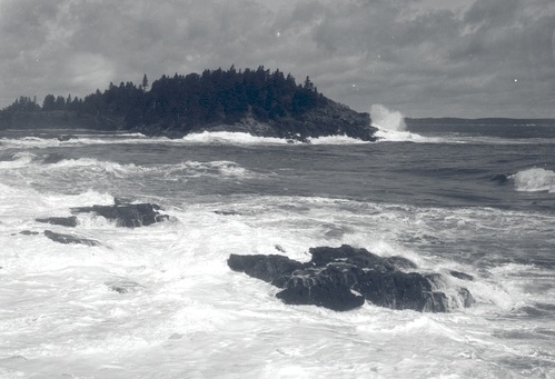 Surf at Anemone Cave below Homans House ; Bar Harbor, ME ; Sept. 17, 1932