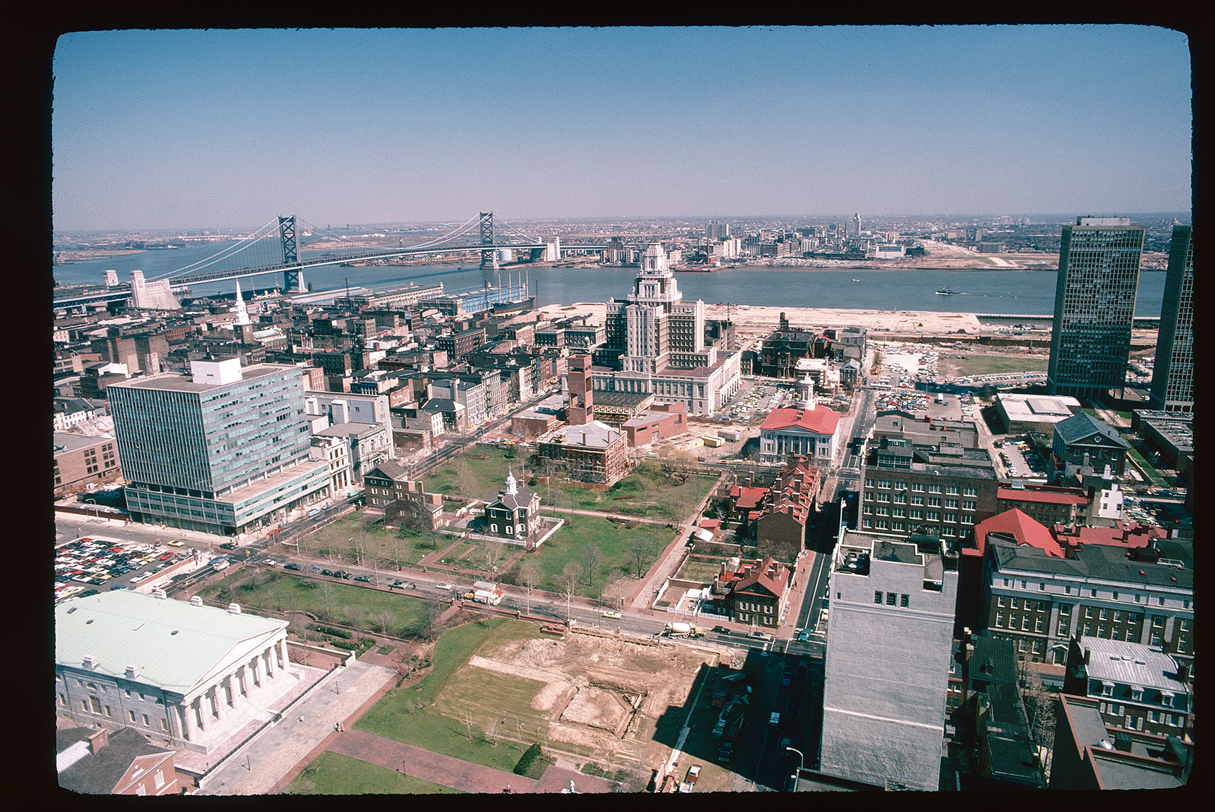 Independence National Historical Park. Aerial. Looking east between Chestnut & Walnut Streets, past 4th St.,  towards Delaware River.