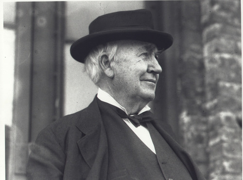 Side profile of Thomas Edison