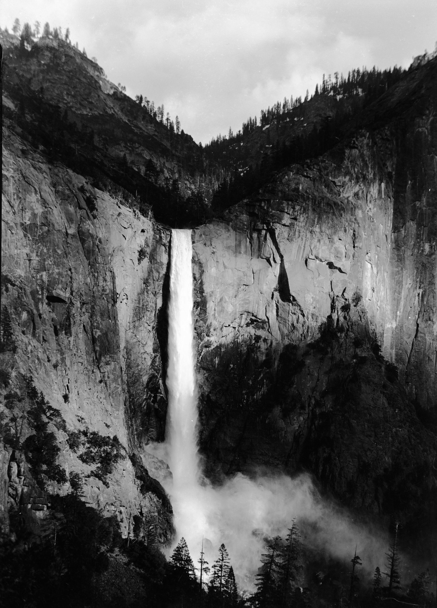 Bridalveil Fall from Big Oak Flat Rd.
