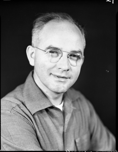 RENNER, EDWIN JACOB. Yosemite Nat'l Park, 1/21/52. Born at Rochester, New York, August 11, 1911. Graduated Purdue University 1935; Special Concrete Construction Course, Syracuse University summer 1942; also engineering courses at Rochester Technical Institute. Entered National Park Service January 17, 1949 in Regional Office, Region Four; came to Yosemite August 4, 1949. During the war he was with the Corps of U.S. Engineers from March 1941 to December 1945.