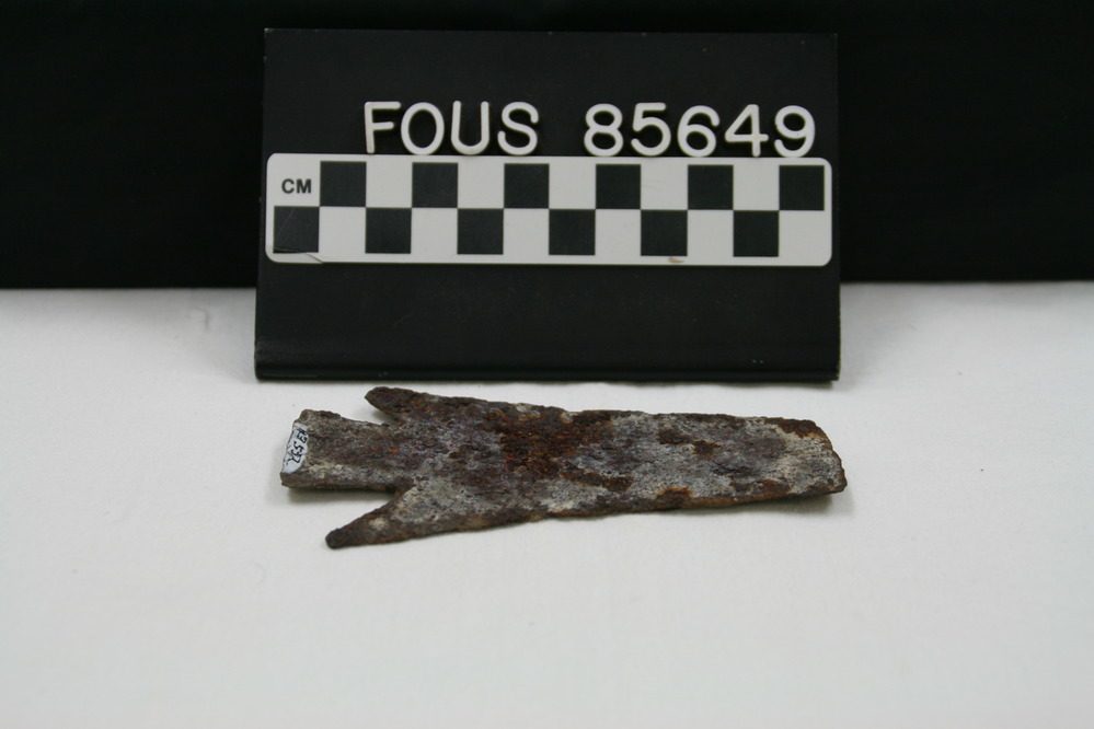 Projectile point.