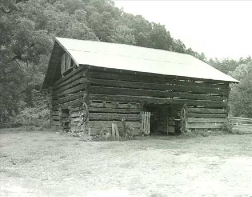 Old Log Barn at Charit Creek Lodge at Big South Fork NRRA.