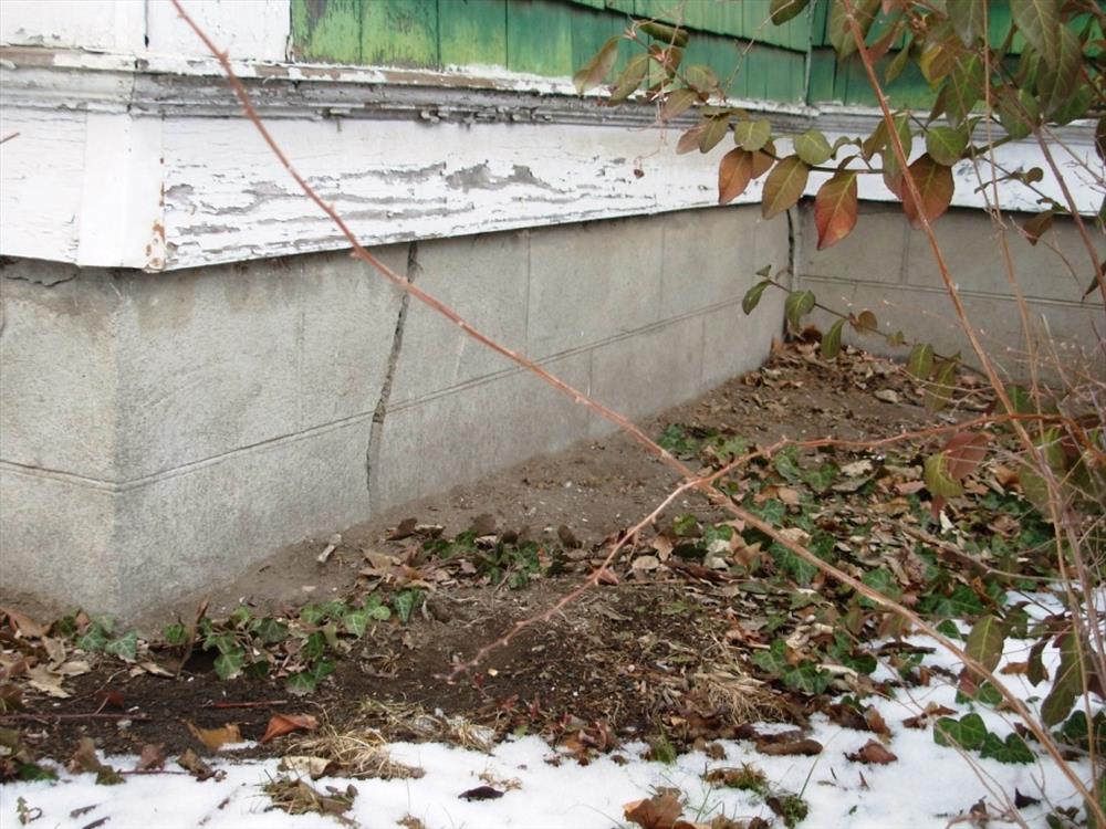 George Wallace House Foundation and Front Porch Cracks Harry S Truman NHS. These photos were taken to use as part of a PMIS request for funds to have the foundation and front porch replaced.