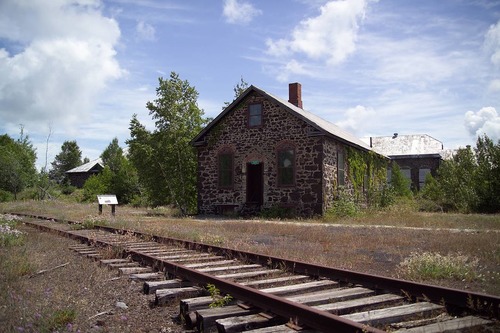 Greenery surrounds the C and H mine captain's office.