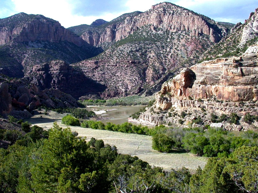 The Green River flows through Mitten Park