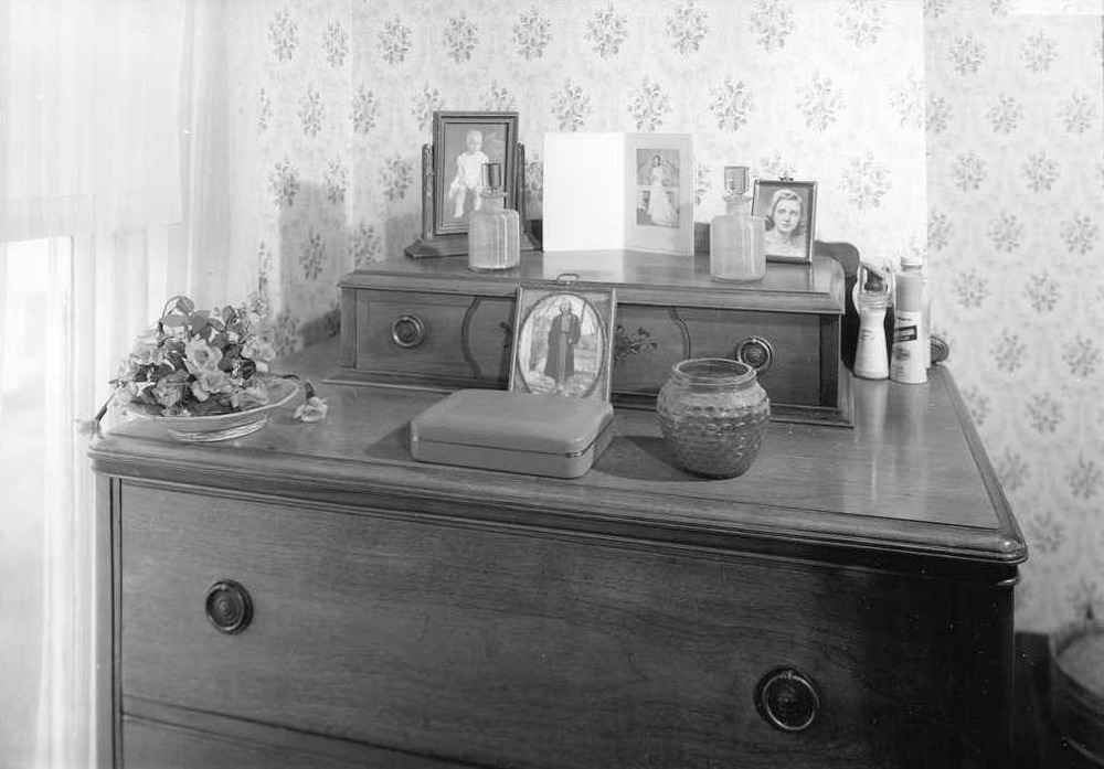 Margaret Truman's dresser, detail.