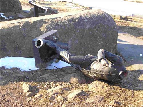 Vandalized monument 4th New York Ind. Battery Bronze statue at Gettysburg National Military Park in July 2011