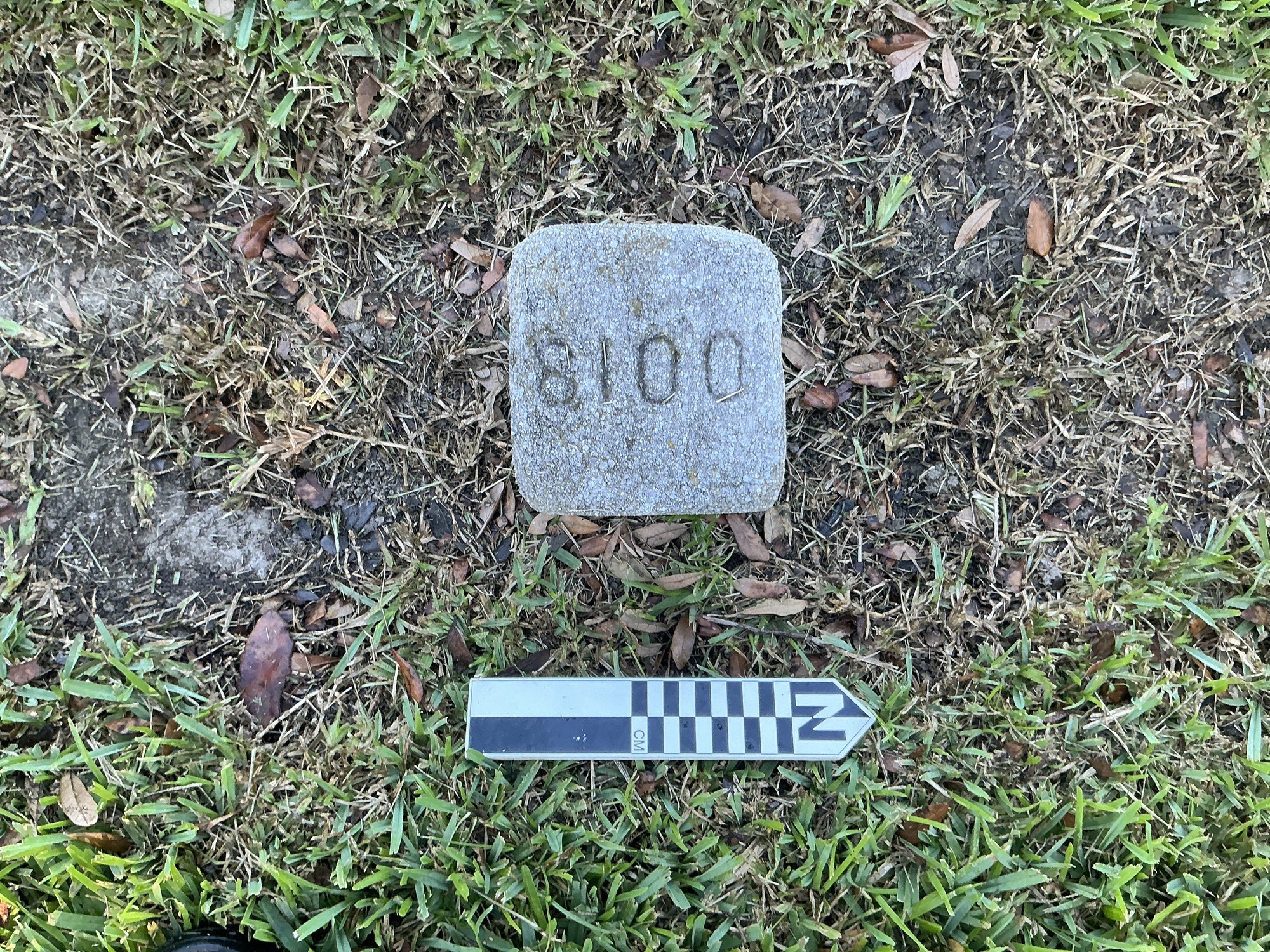 Extra image of flat marble marker