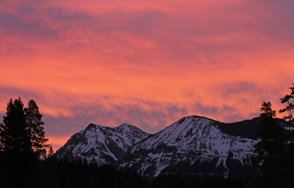 Sunrise in the upper Soda Butte valley