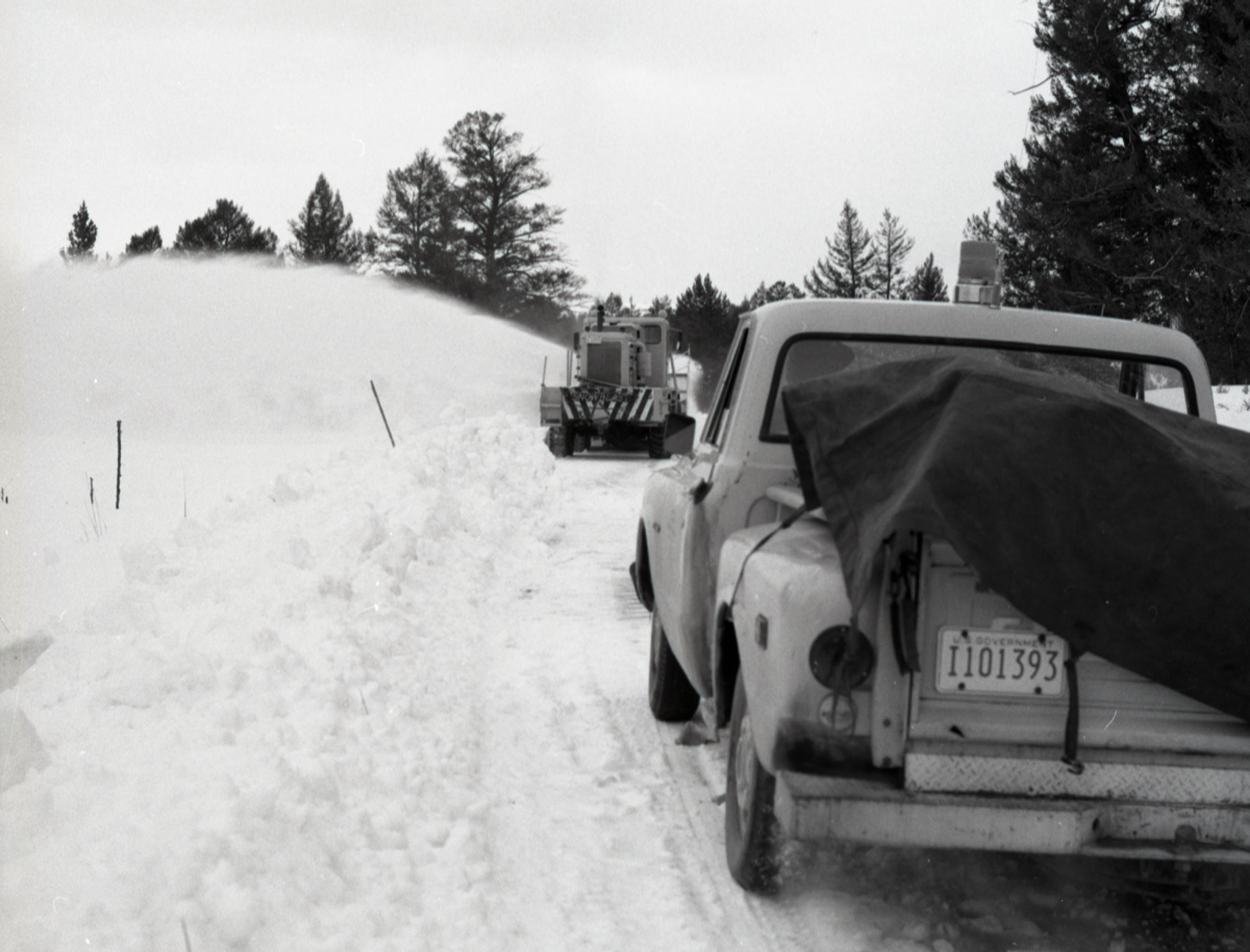 (Scene of Snow Vehicle)