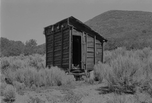 Building structures in Hop Valley.