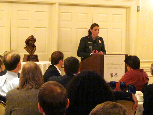 YOUNT_HARTZOG_2011 Lisa_Hendy_1804