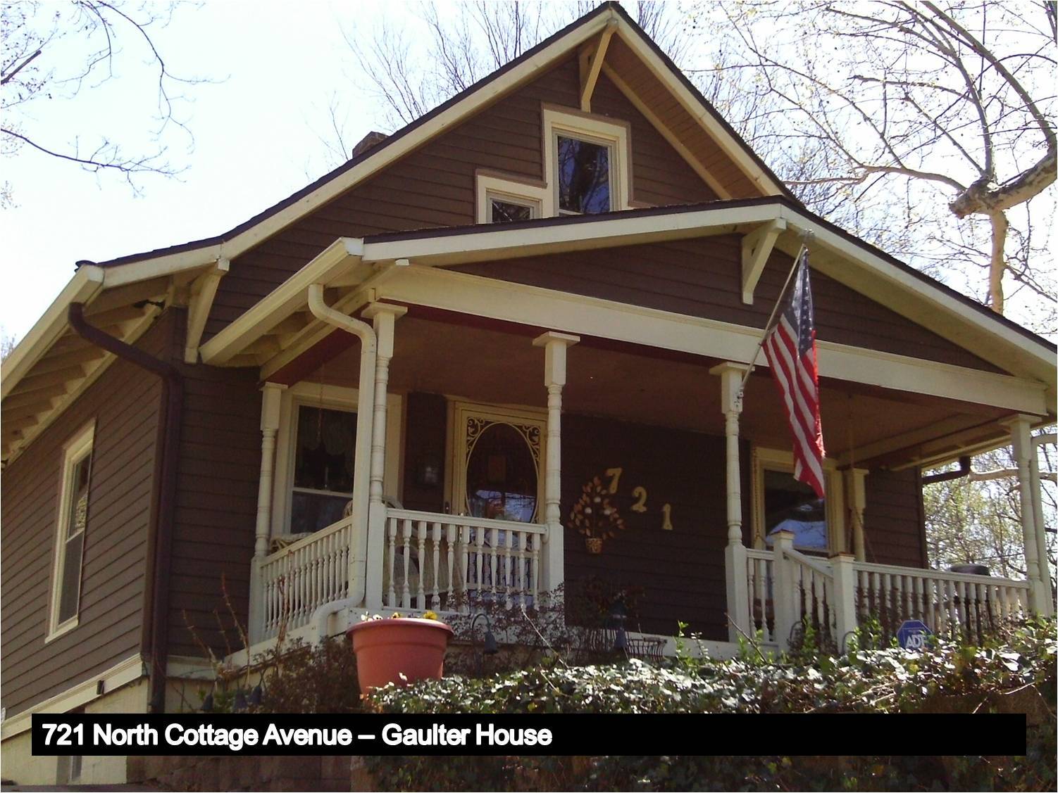 Image of the Bungalow-style Gaulter House.