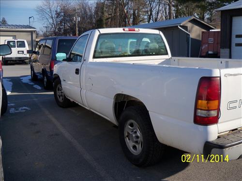 2001 Chevy truck 4x2 at Harpers Ferry NHP in February 2014