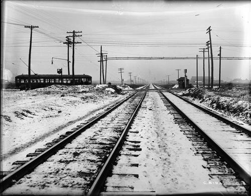 [C5211-C5214] Unknown location--Interior of warehouse--Door